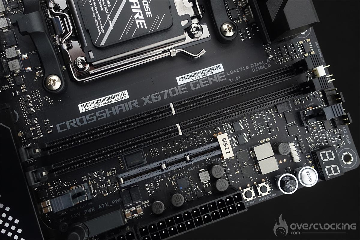 La carte mère ROG Crosshair X670E Gene d'Asus