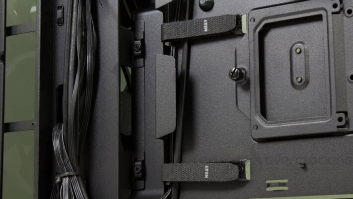 NZXT H5 Elite goulotte et velcros