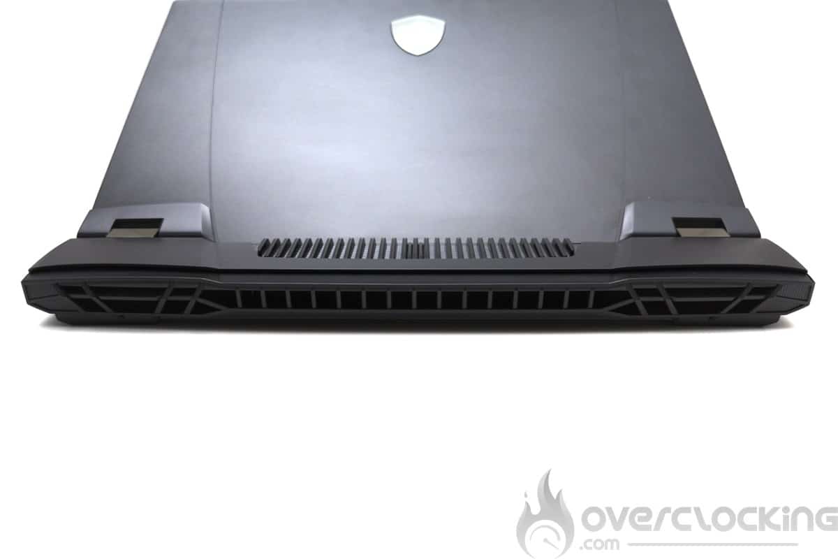 MSI Titan GT77 HX 13VI aérations