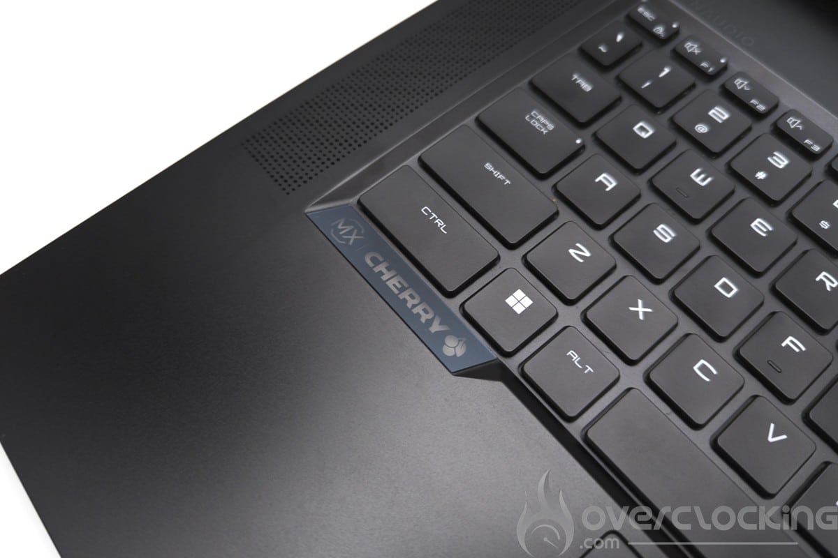 MSI Titan GT77 HX 13VI cherry