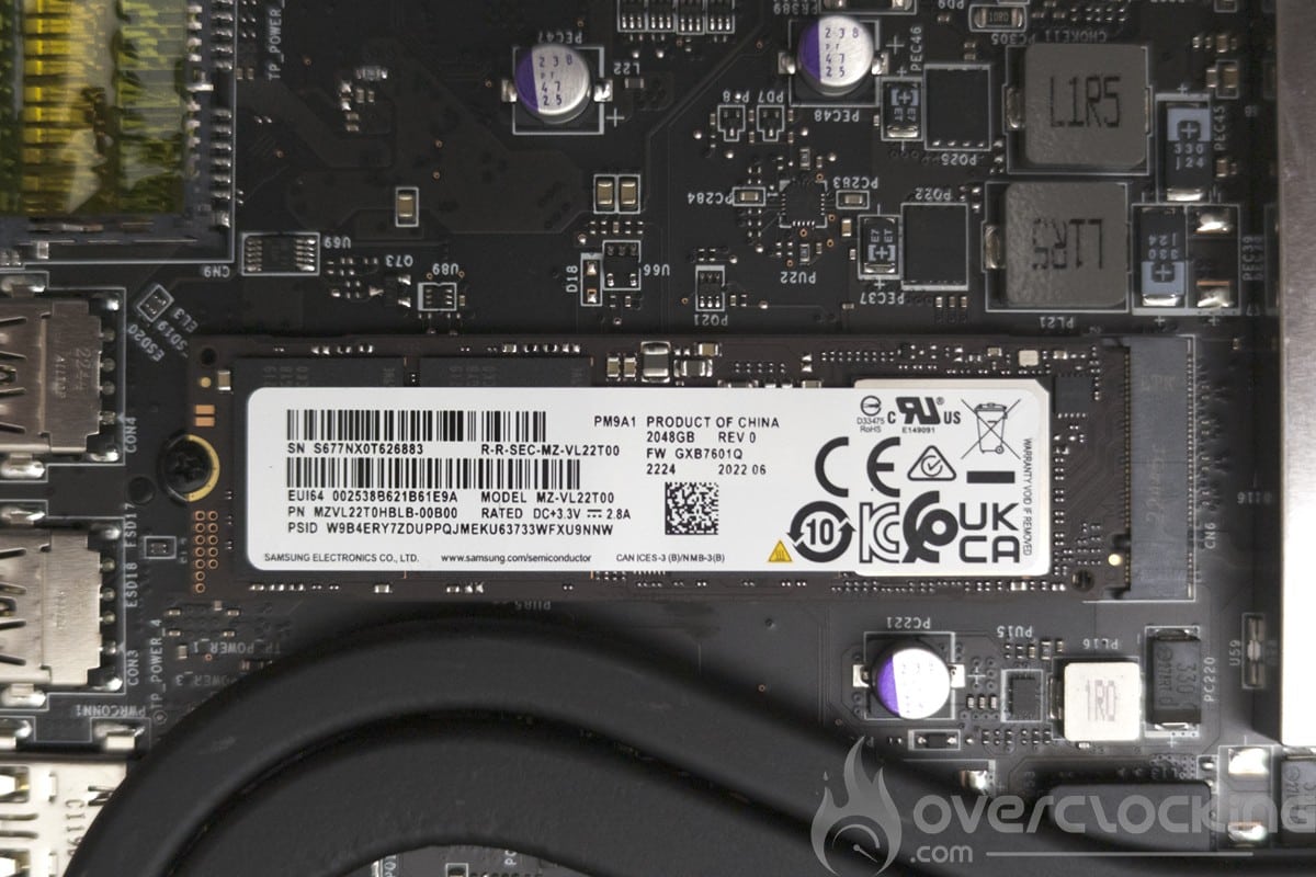 MSI Titan GT77 HX 13VI SSD