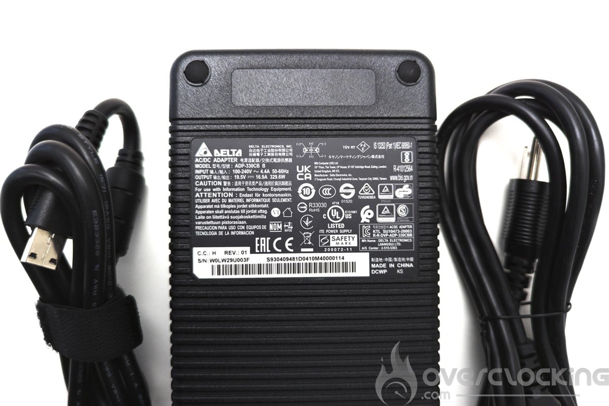 MSI Titan GT77 HX 13VI chargeur