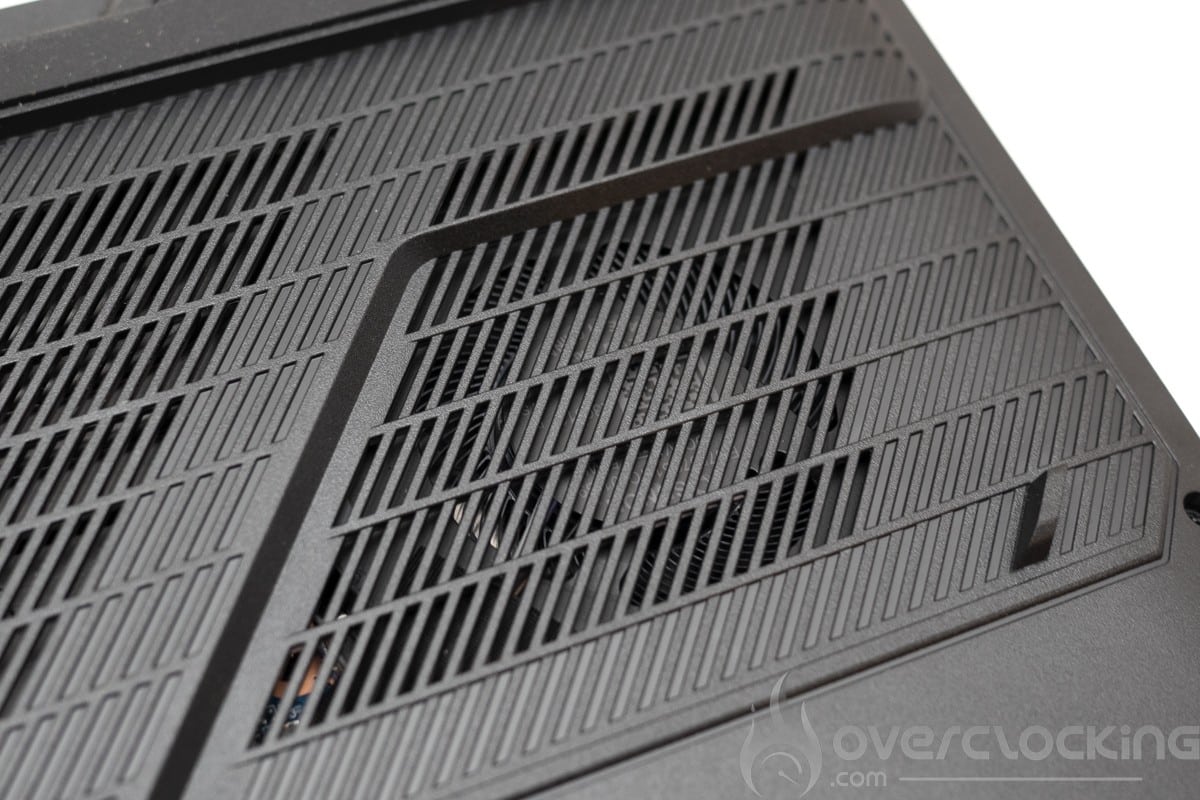 pcspecialist elimina pro 16 M - ventilation dessous droite