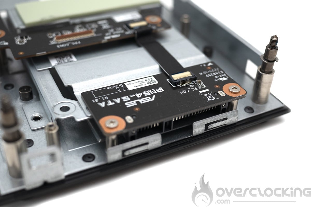 Asus ExpertCenter PN64 - SATA