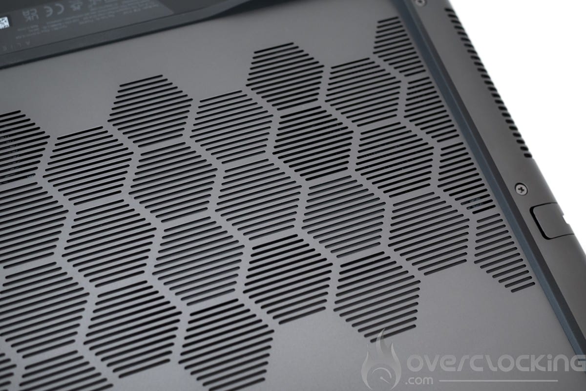 Dell Alienware M16 R1 AMD - aération dessous droite