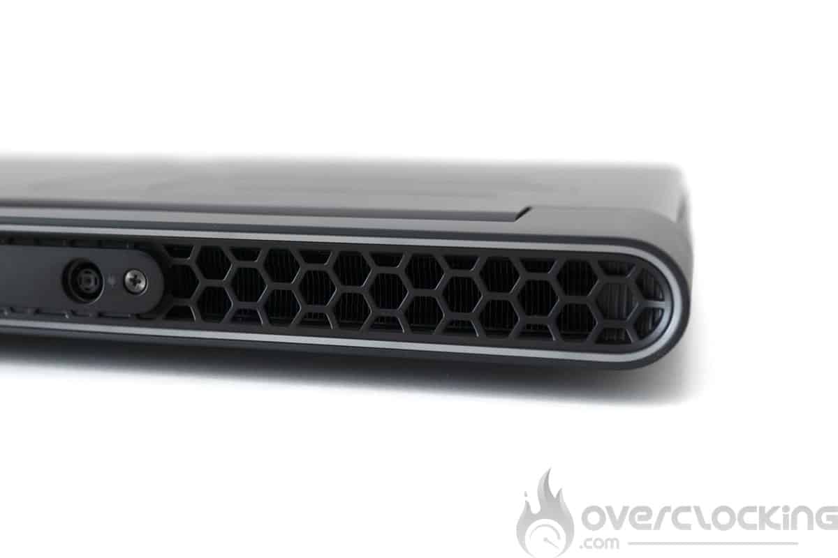 Dell Alienware M16 R1 AMD - aération arrière droite