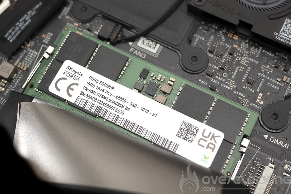 Dell Alienware M16 R1 AMD - emplacement RAM