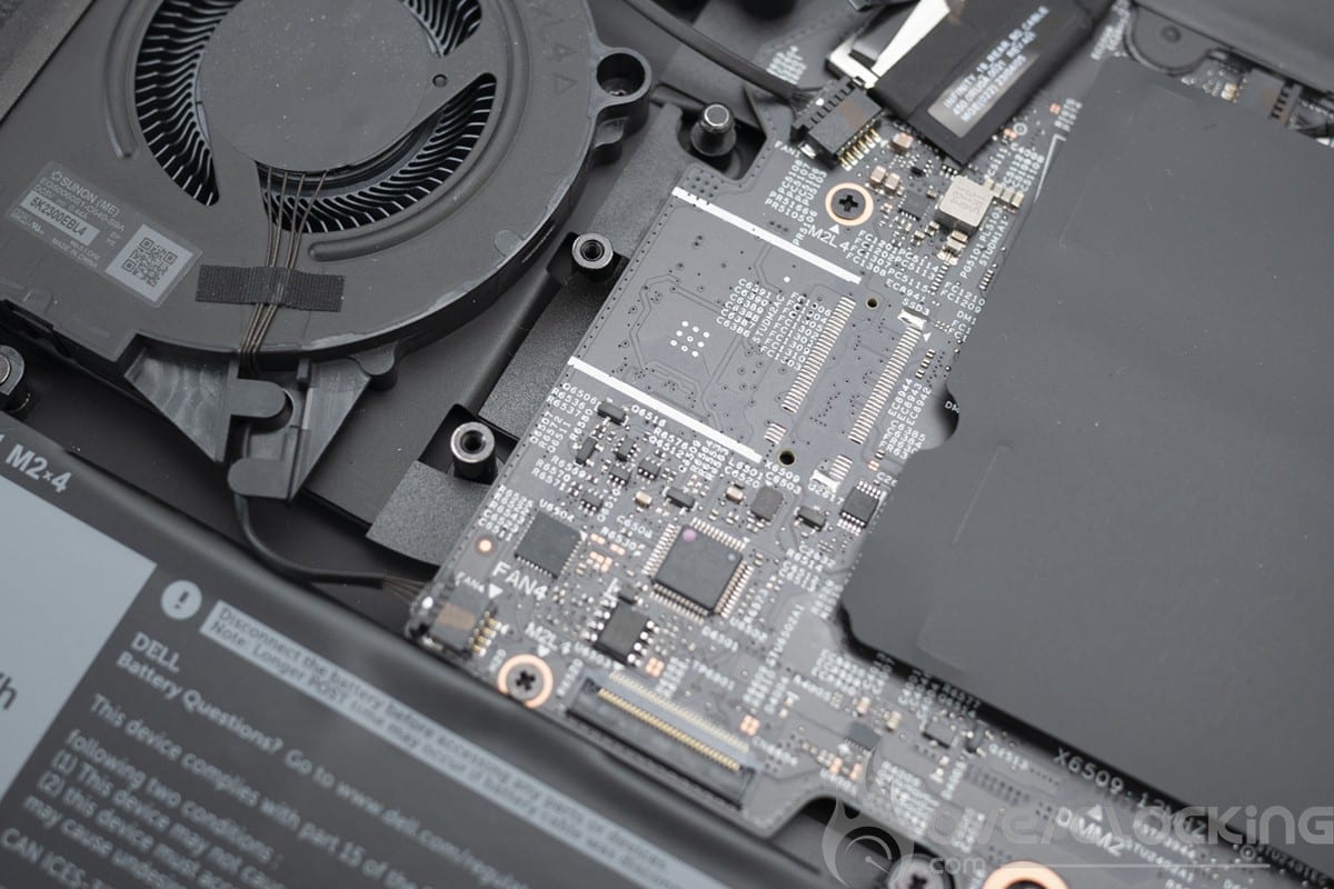 Dell Alienware M16 R1 AMD - emplacement SSD vacant