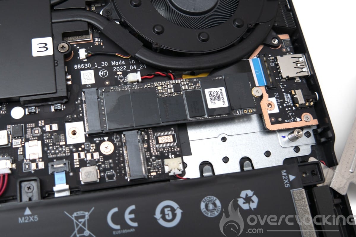 medion erazer major x10 - intérieur SSD