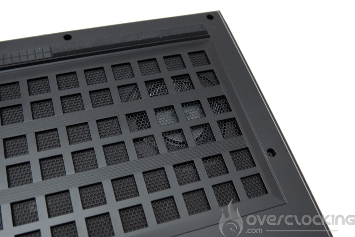 medion erazer major x10 - dessous ventilation gauche