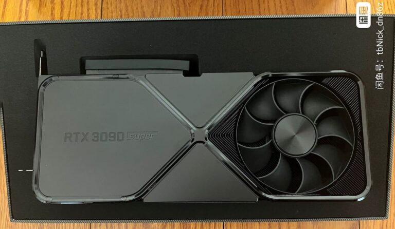 Une RTX 3090 Super toute noire en photo !