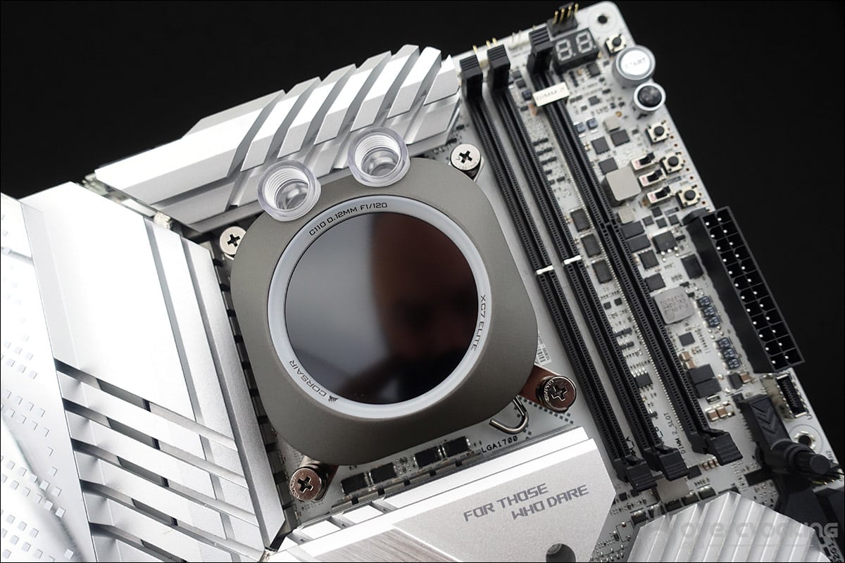 Installation du waterblock XC7 RGB Elite LCD de chez Corsair