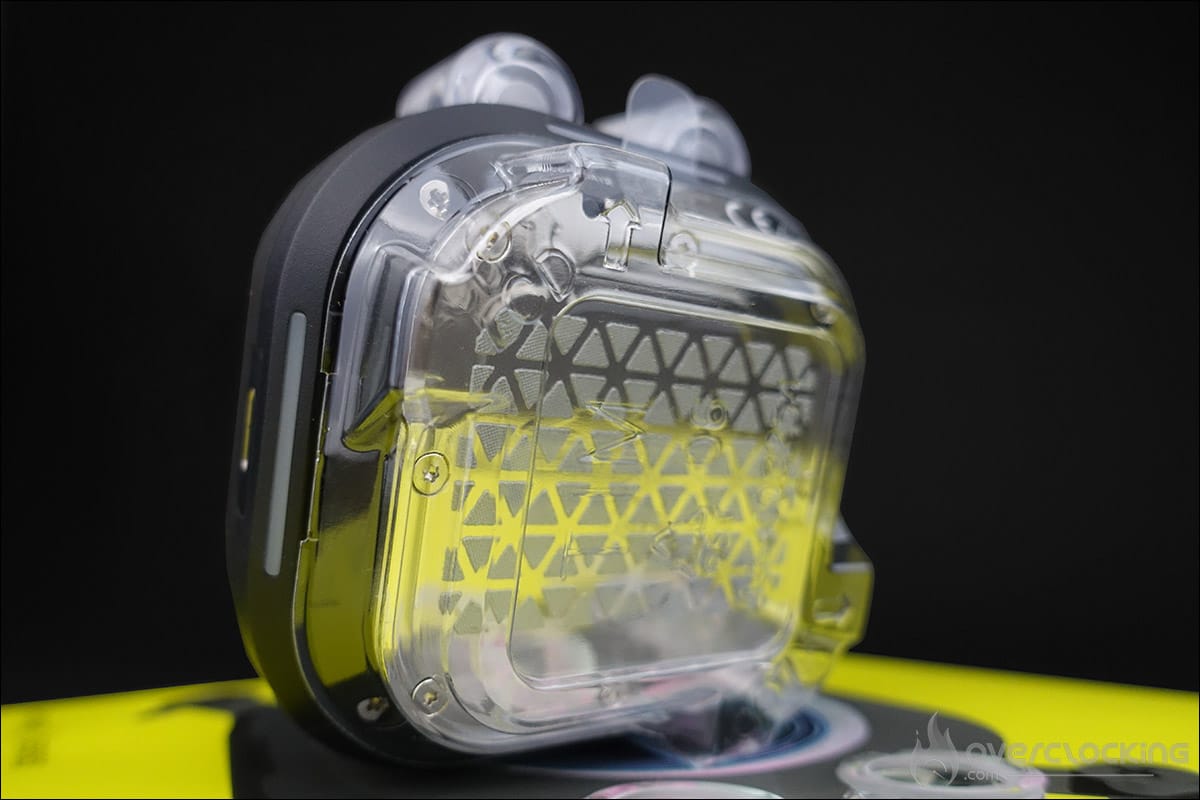 Le waterblock XC7 RGB Elite LCD de chez Corsair