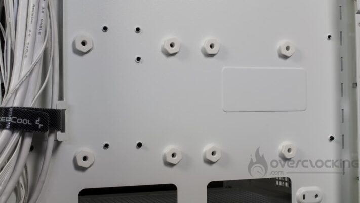 DeepCool Morpheus emplacements SSD