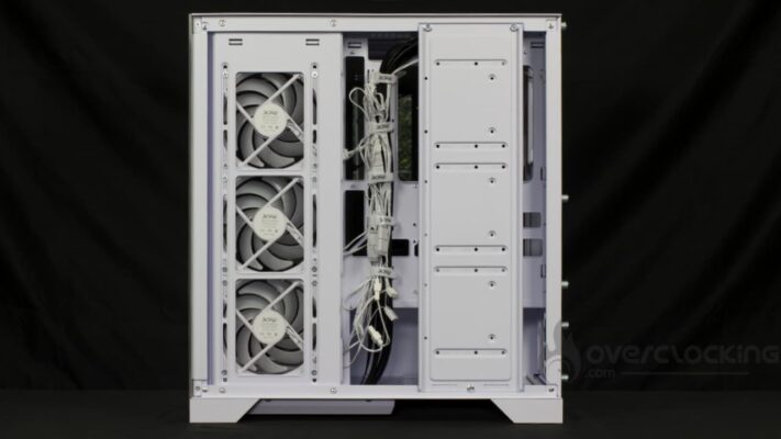 XPG Invader X intérieur 2