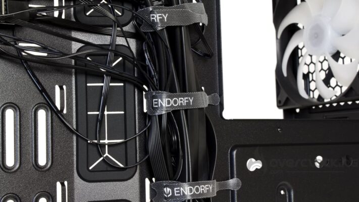 Endorfy ARX700 aRGB velcros câblage