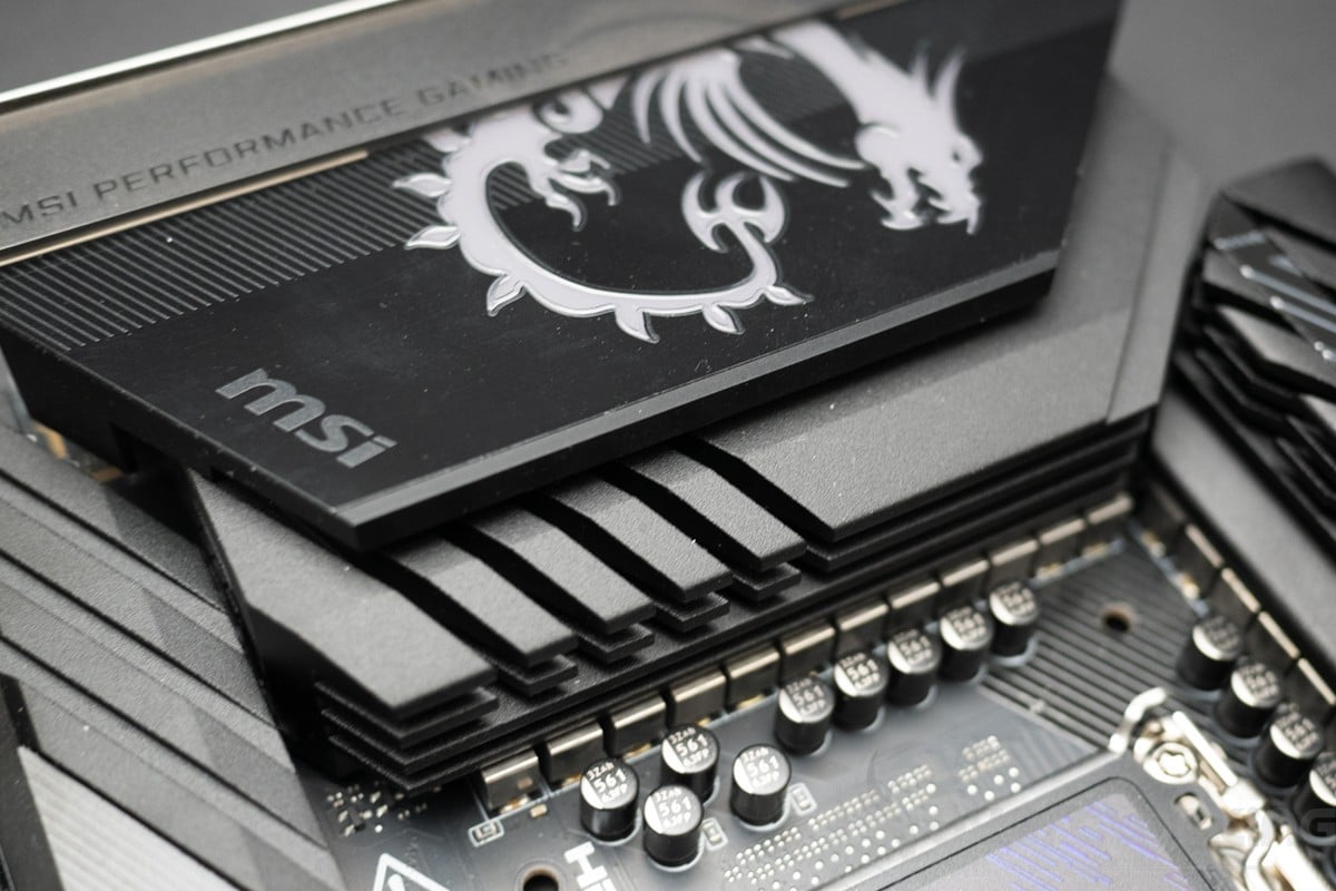 MSI MPG Z890 Carbon