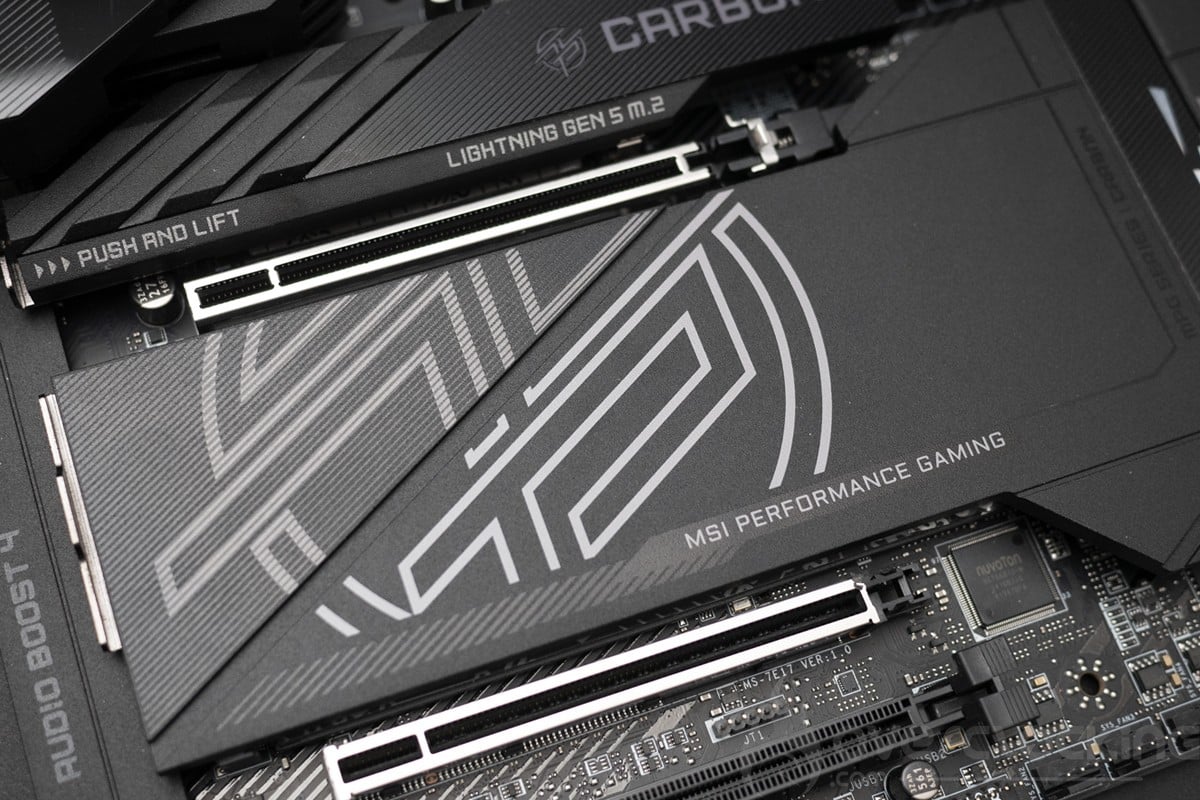 MSI MPG Z890 Carbon