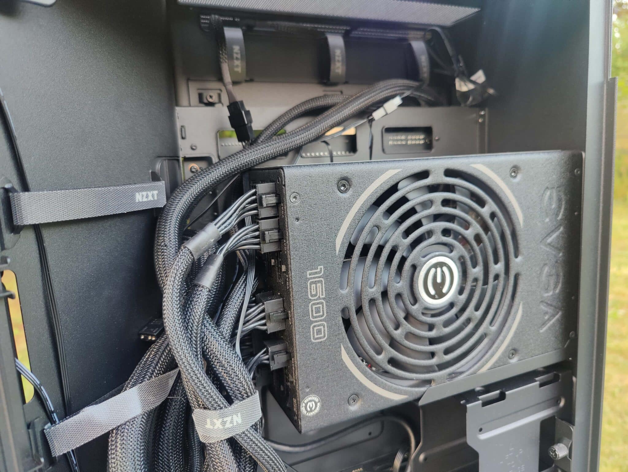 NZXT H9 Flow 2025