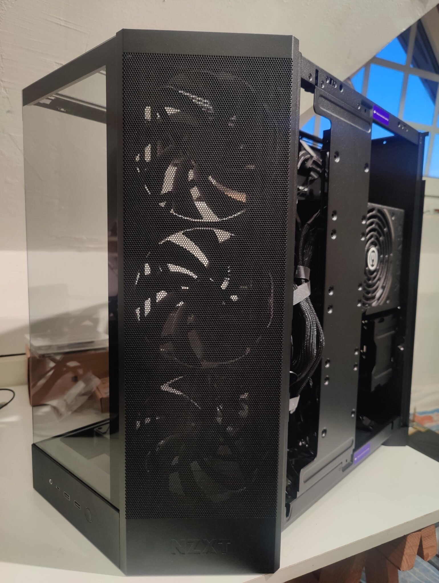 NZXT H9 Flow 2025