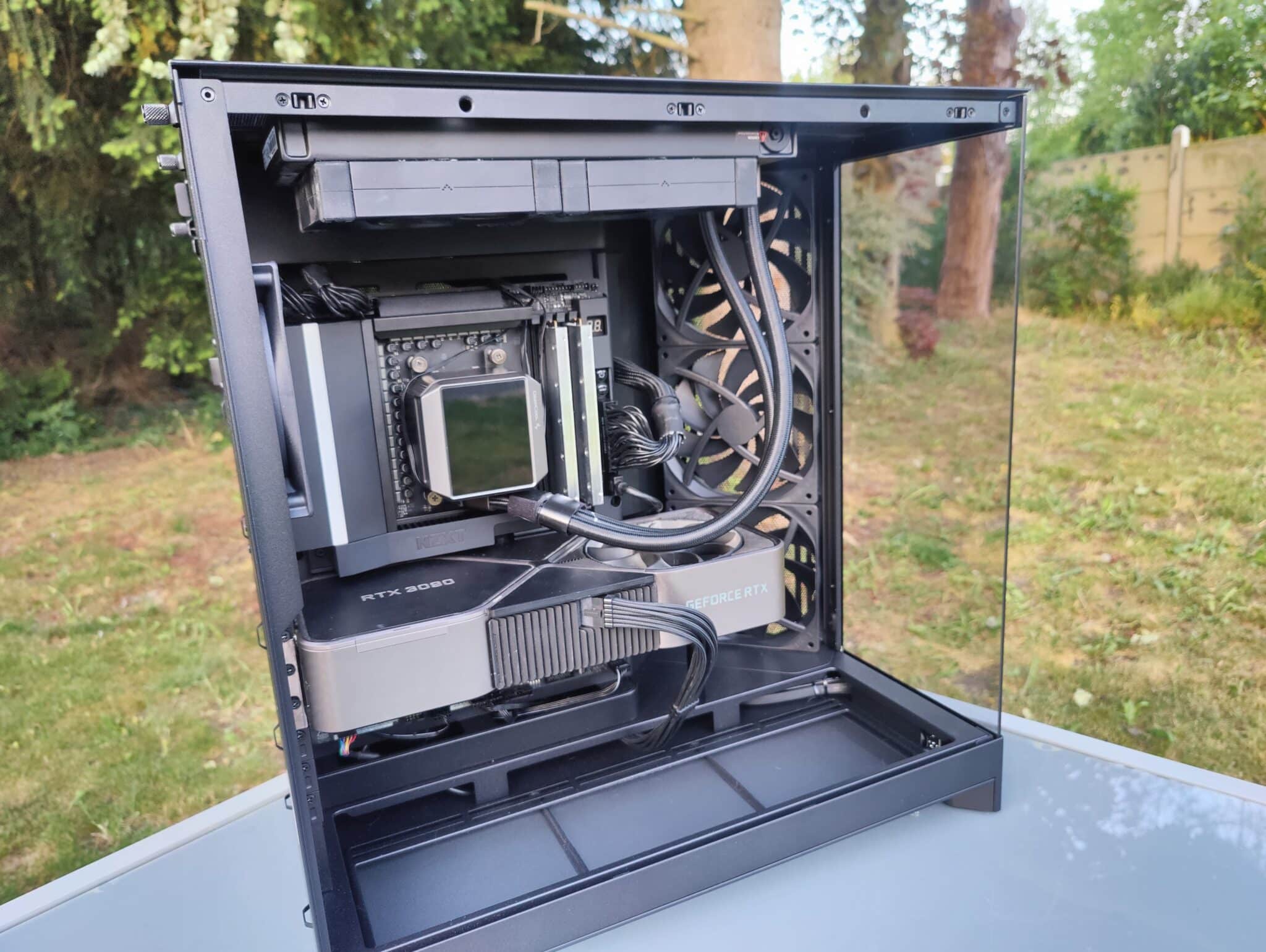 NZXT H9 Flow 2025