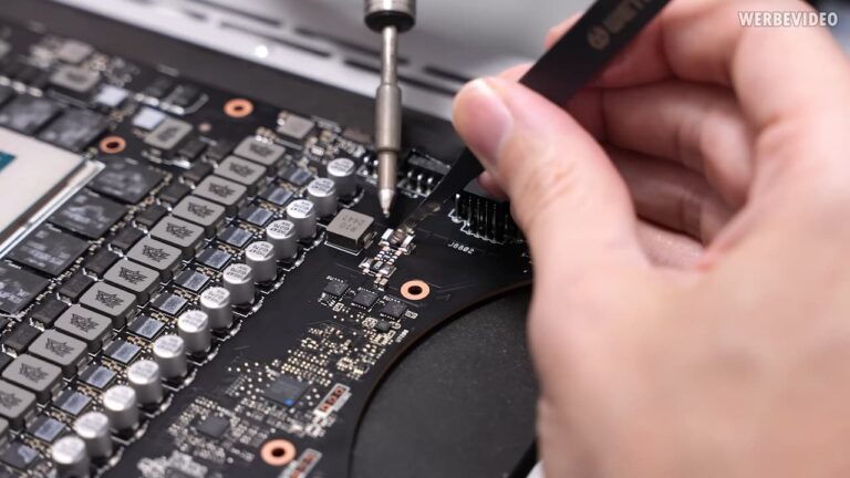RTX 5090 Astral LC : un shunt mod pour faire consommer 800W à la carte