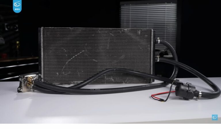 Threadripper Pro 9995WX : overclocking avec un radiateur de BMW M4