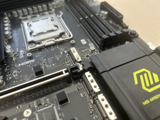 B850 TOMAHAWK MAX WIFI