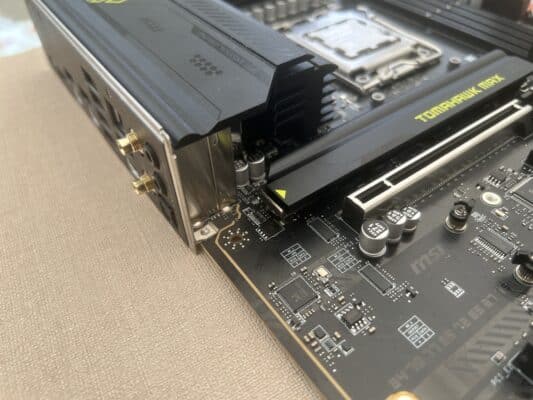 B850 TOMAHAWK MAX WIFI