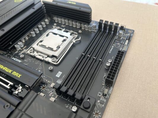 B850 TOMAHAWK MAX WIFI