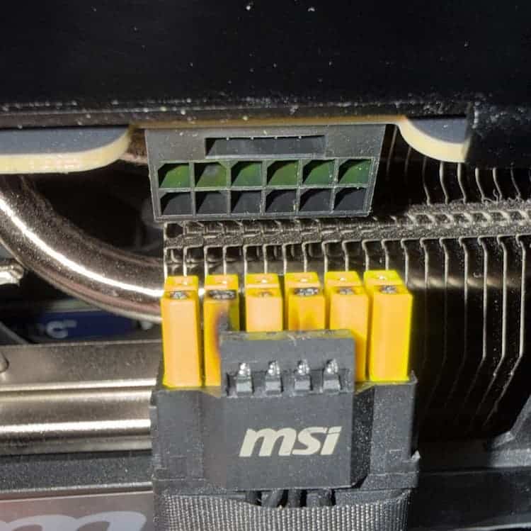 MSI RTX 5090 Gaming Trio 12V-2x6 fondu