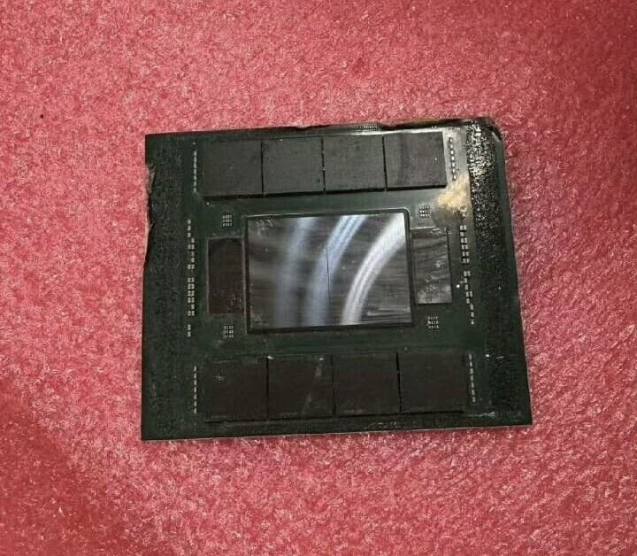 Une puce IA Ascend 950 100% Huawei visible en photo