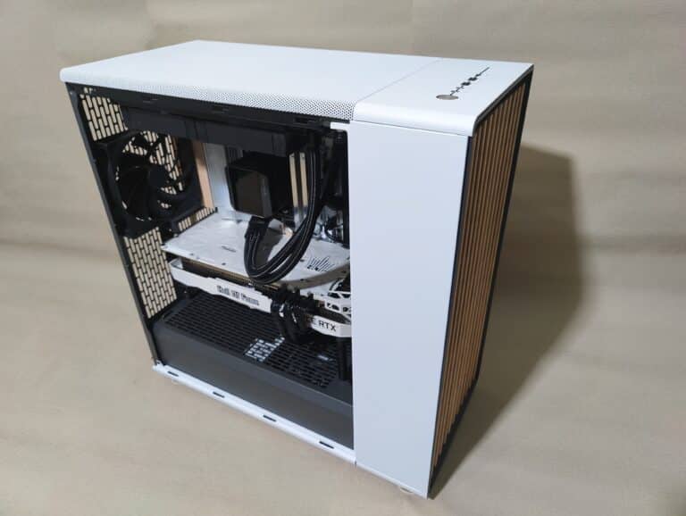 Présentation : Fractal North XL White – X870E AERO WOOD