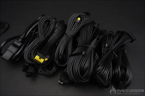 L'alimentation MPG Ai1300TS PCIE5