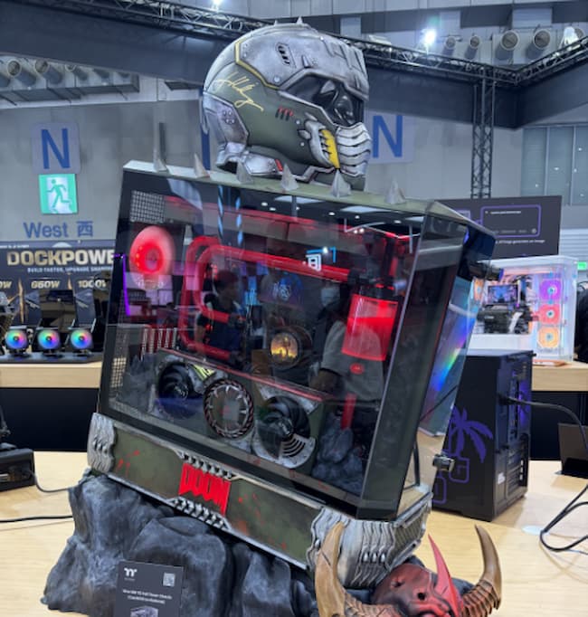 Encore du lourd en modding chez Thermaltake