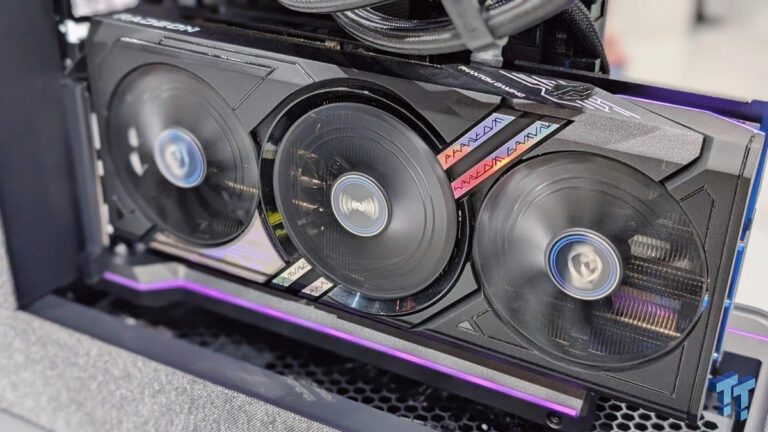 Une ASRock RX 9070 XT avec un connecteur 12V-2×6