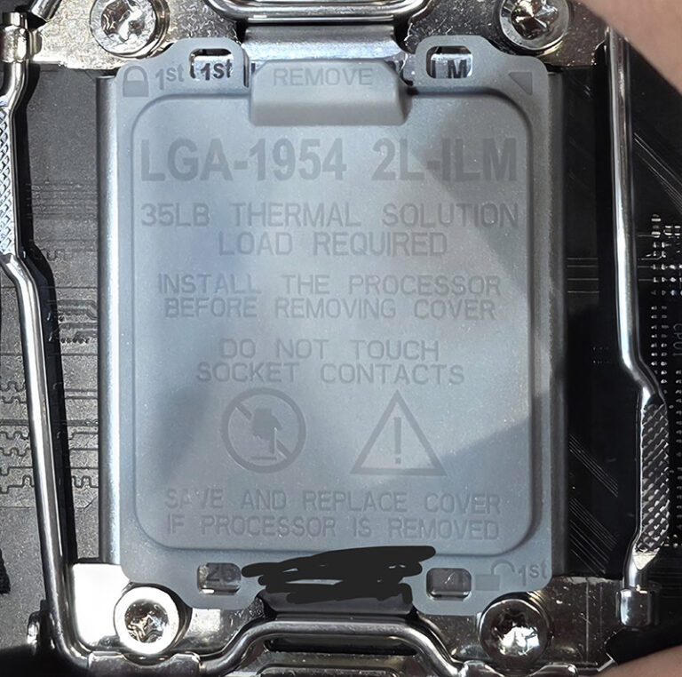 Le futur socket LGA-1954 se dévoile en photo