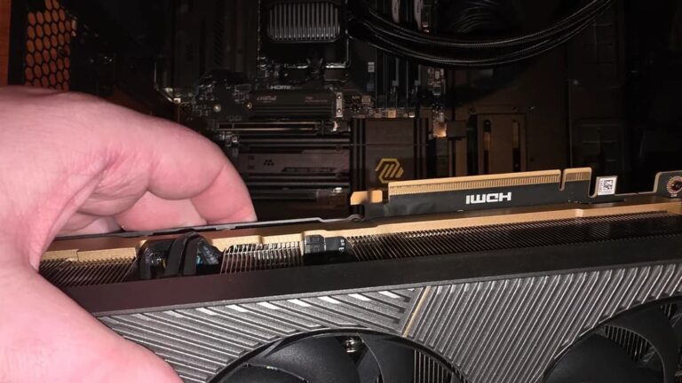 RTX 5090 Solid : une carte de Zotac « explose » !