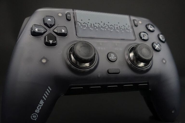 Test : La manette de jeu sans fil SCUF Omega Smoke