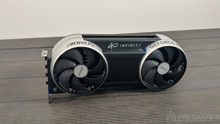 La AORUS RTX 5080 Infinity