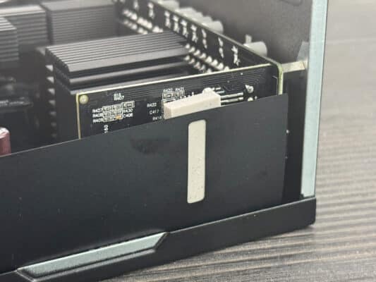 ASUS TUF GAMING 1200W Platinum intérieur