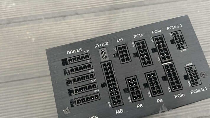 La be quiet! Dark Power Pro 14 IO 1600W