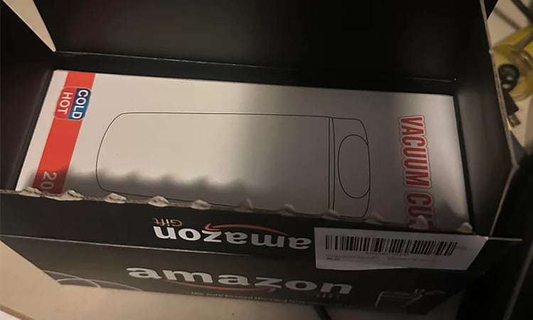 Il commande une RTX 5080 Suprim Liquid et reçoit un mug !