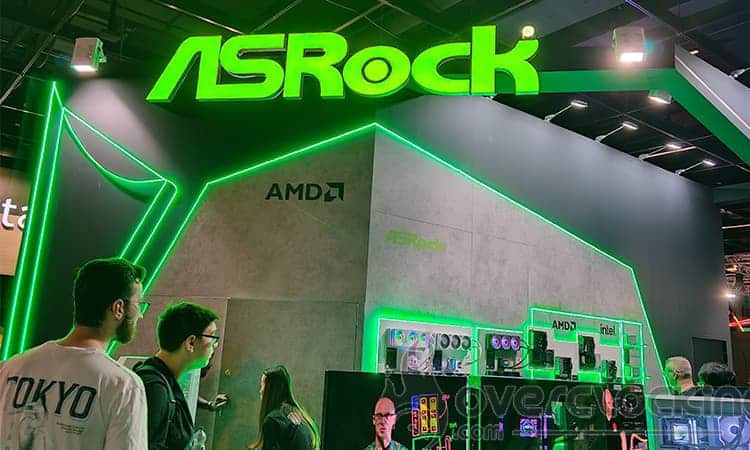 À la Gamescom, ASRock présentait ses AIO et ses alims