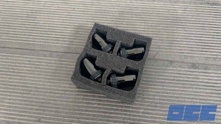 Les fittings Alphacool Apex Grip 90 degrés rotatifs