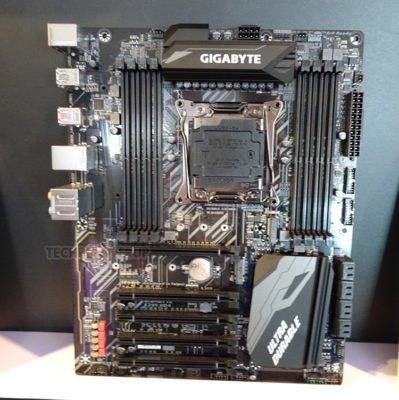 cartes mères Gigabyte X299-UD4